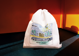 Plecak do kolorowania z kredkami