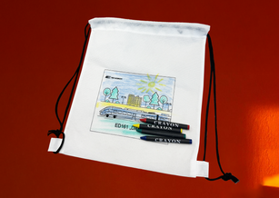 Plecak do kolorowania z kredkami